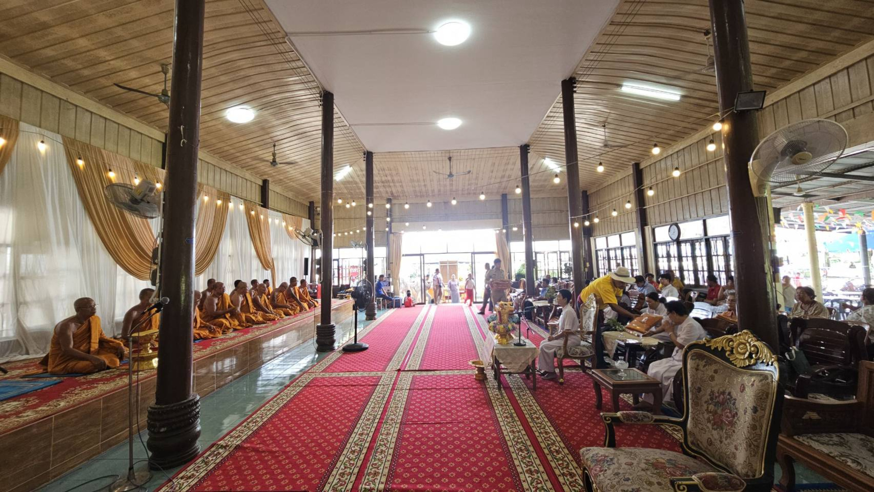 ภาพร่วมพิธีกรรมวัดบางสองร้อย