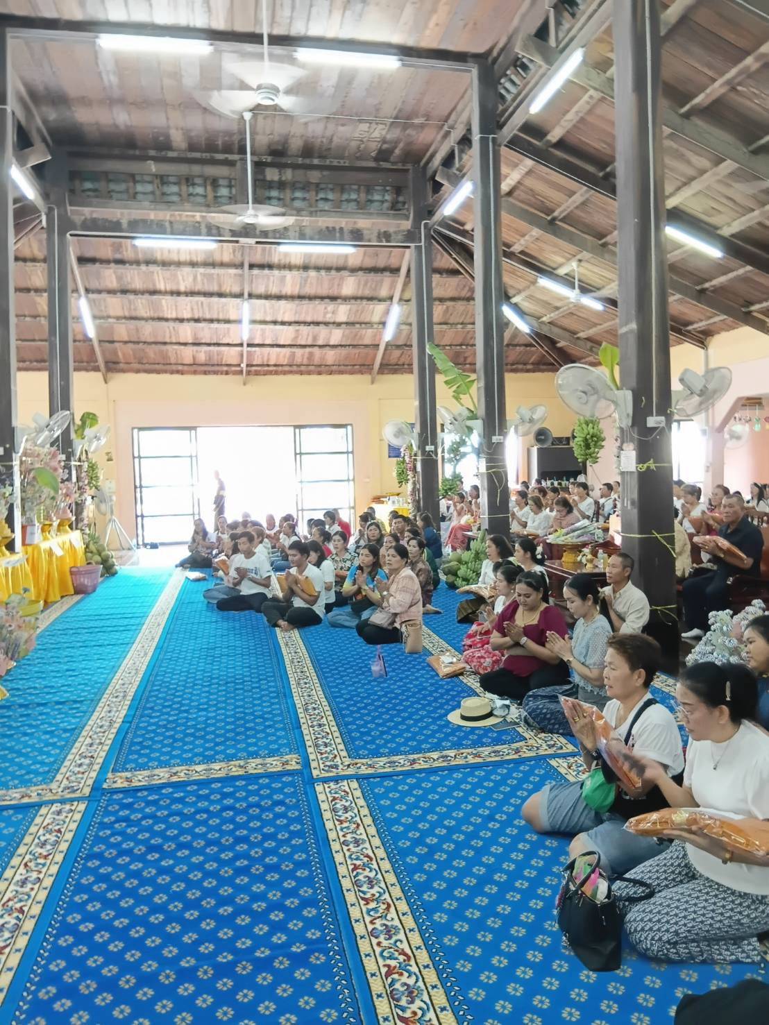 ภาพร่วมพิธีกรรมวัดห้วยตะแคง