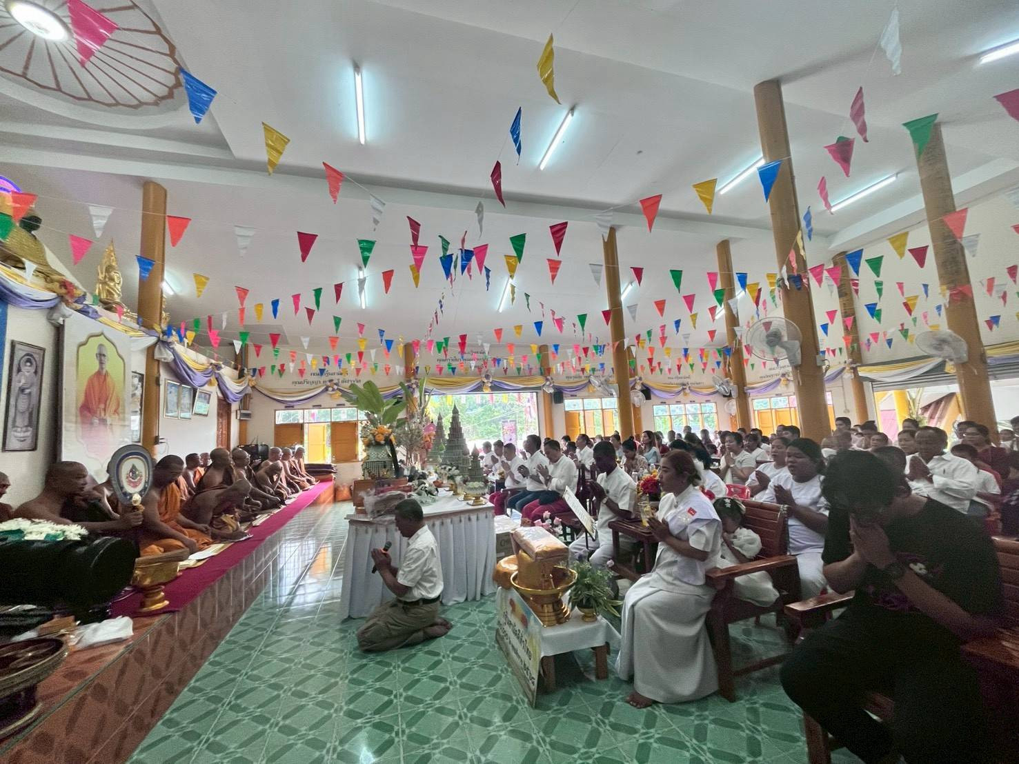 ภาพร่วมพิธีกรรมที่พักสงฆ์ห้วยน้ำใส