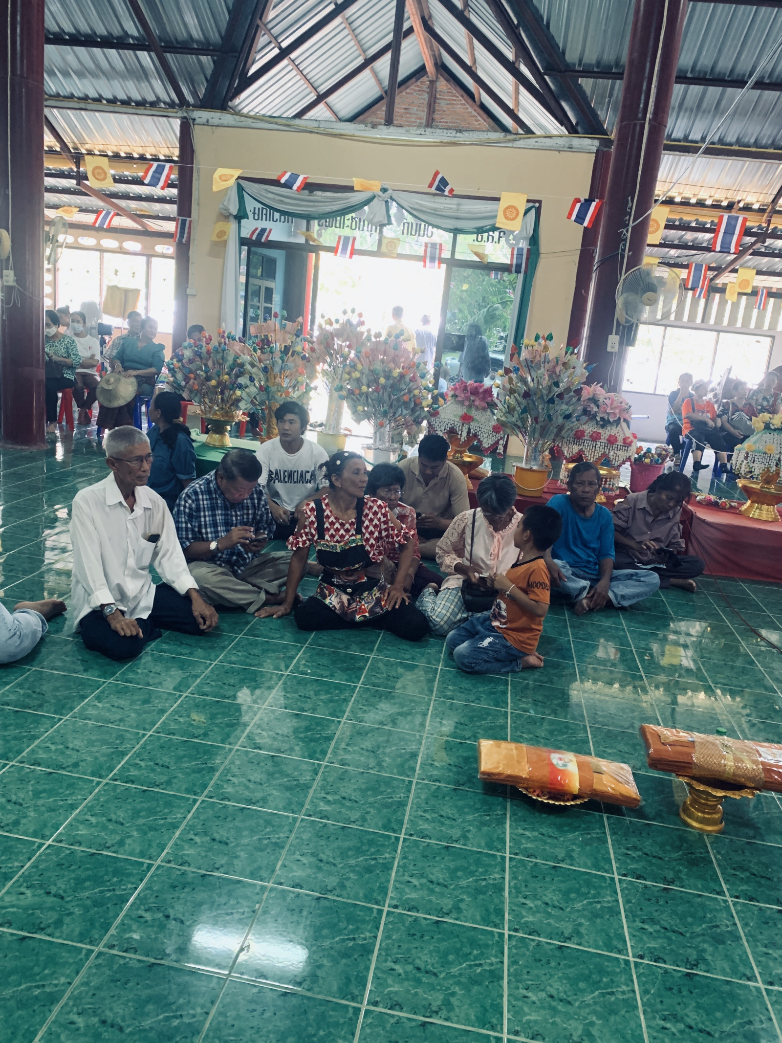 ภาพร่วมพิธีกรรมวัดเขาวงกตเจริญธรรม