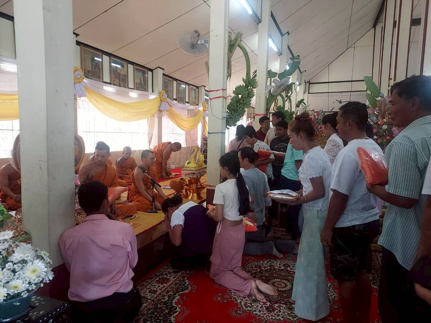 ภาพร่วมพิธีกรรมวัดเขาขลุง