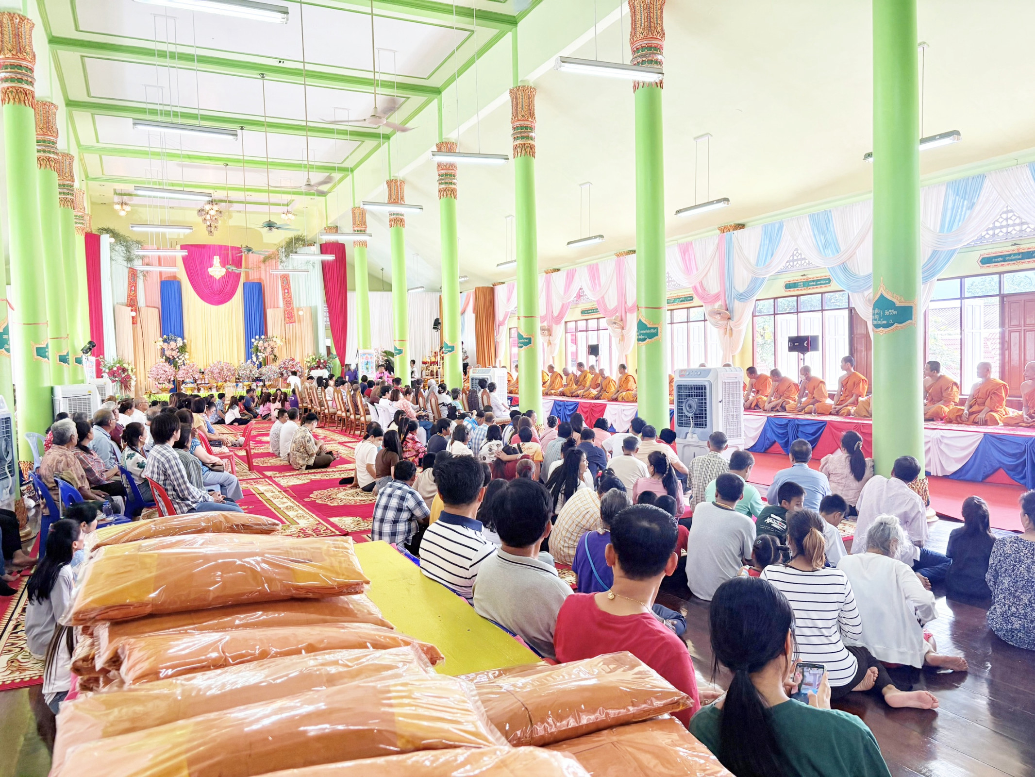 ภาพร่วมพิธีกรรมวัดพิทักษ์เทพาวาส