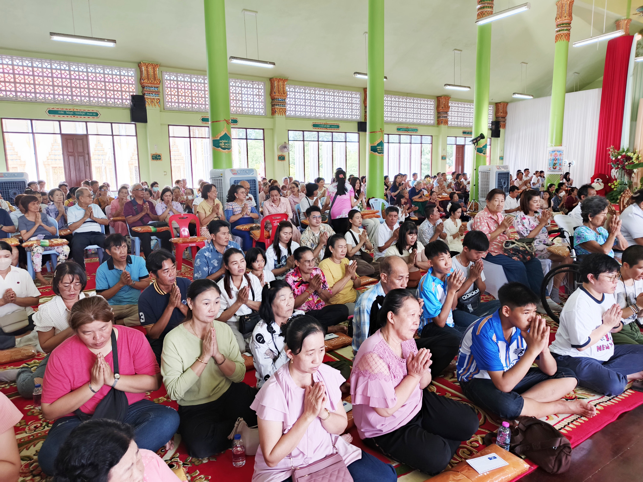 ภาพร่วมพิธีกรรมวัดพิทักษ์เทพาวาส