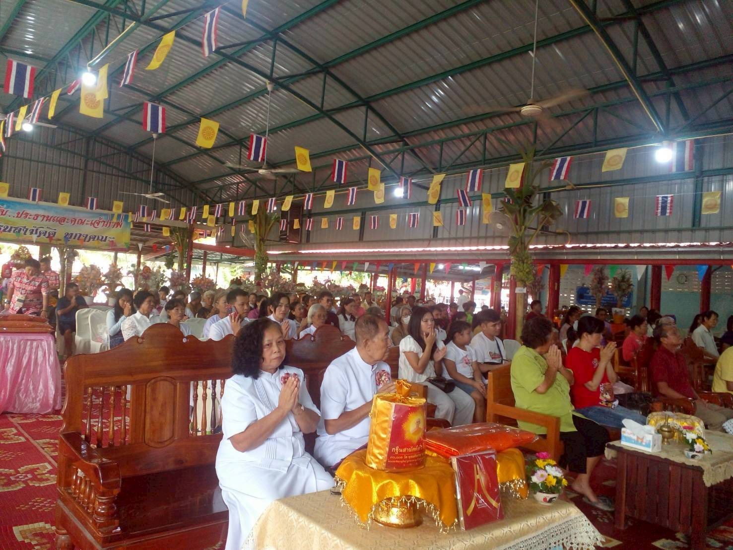 ภาพร่วมพิธีกรรมวัดหนองหมี