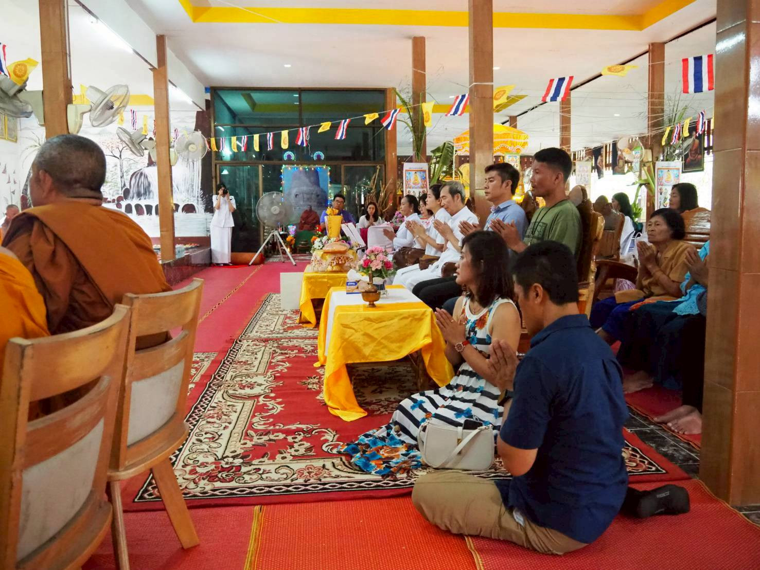 ภาพร่วมพิธีกรรมวัดเจดีย์หอย