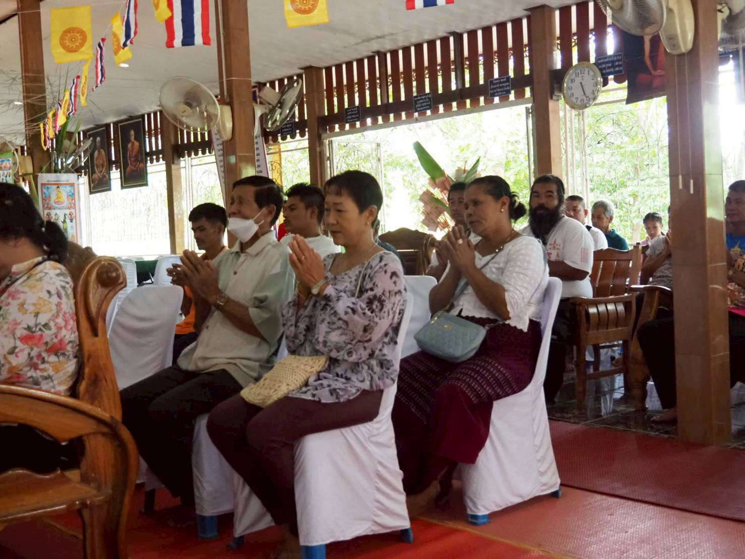 ภาพร่วมพิธีกรรมวัดเจดีย์หอย