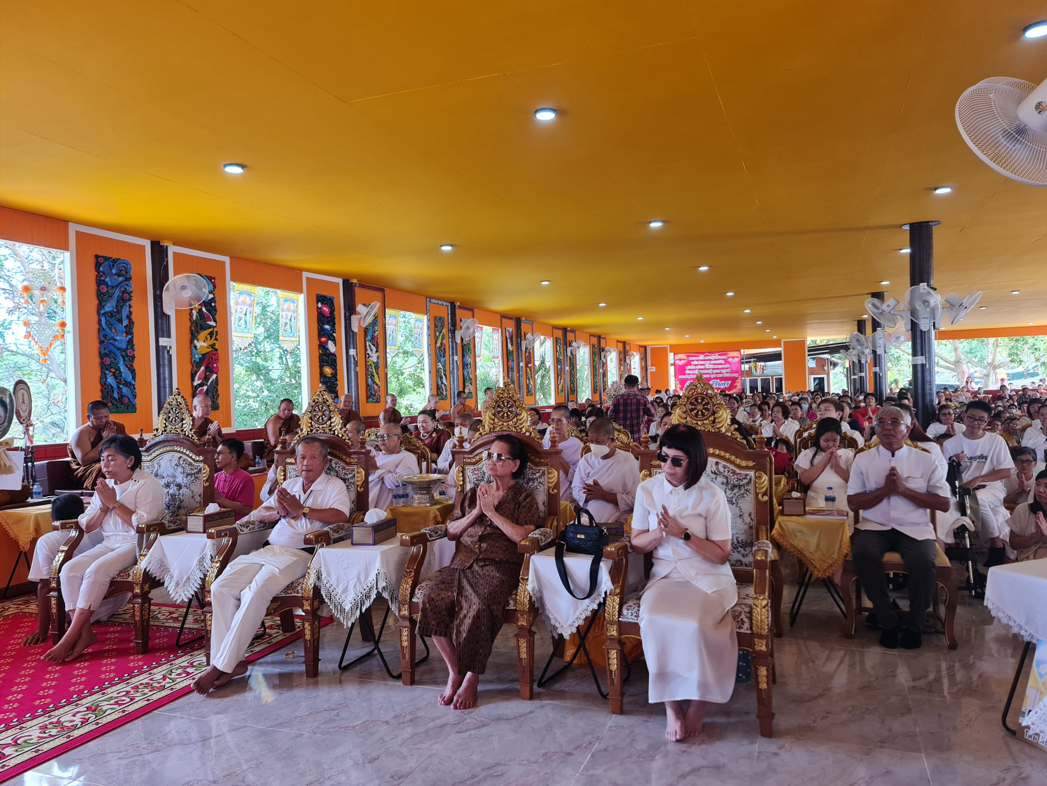 ภาพร่วมพิธีกรรมวัดเบญจคีรีนคร