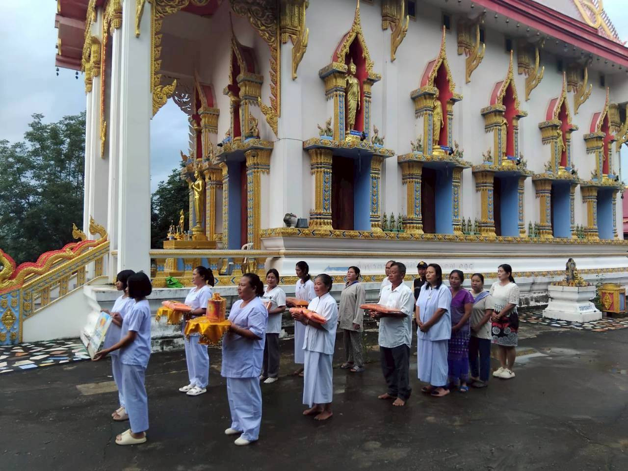 ภาพร่วมขบวนกฐินวัดบ่อหวี