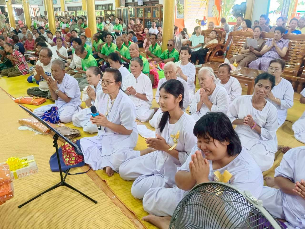 ภาพร่วมพิธีกรรมวัดบ่อหวี