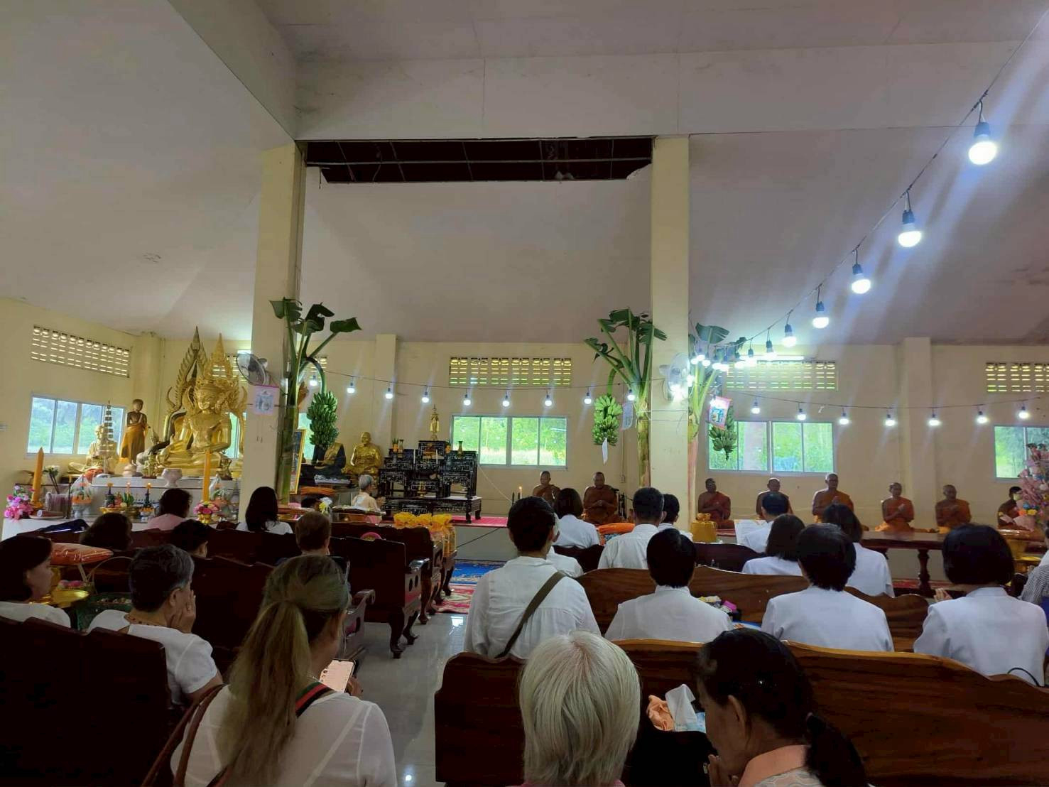 ภาพร่วมพิธีกรรมวัดโป่งเหาะ