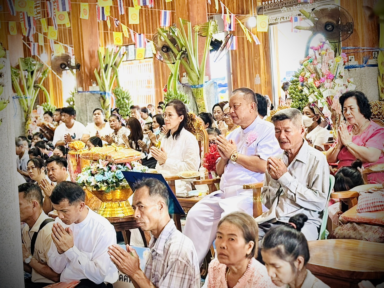 ภาพร่วมพิธีกรรมวัดปากช่อง