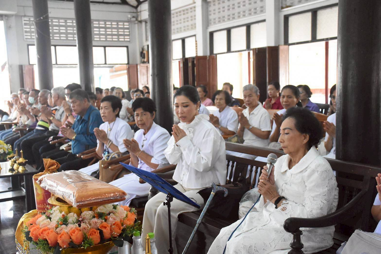 ภาพร่วมพิธีกรรมวัดบางวันทอง