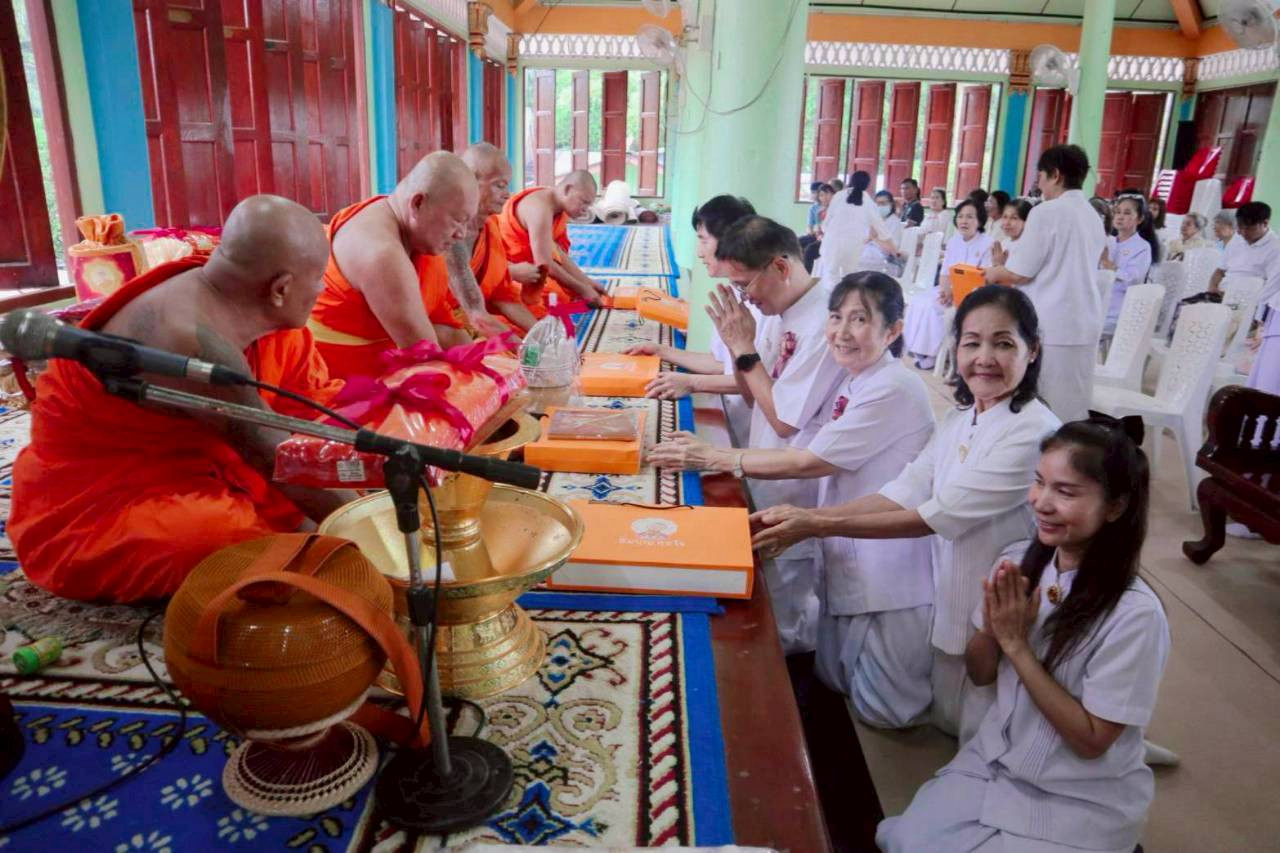 ภาพร่วมพิธีกรรมวัดโพงพาง