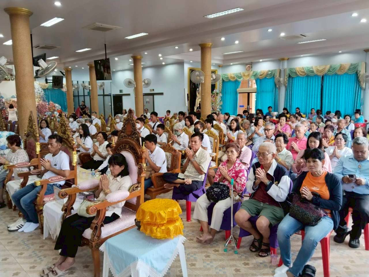 ภาพร่วมพิธีกรรมวัดมณีสรรค์