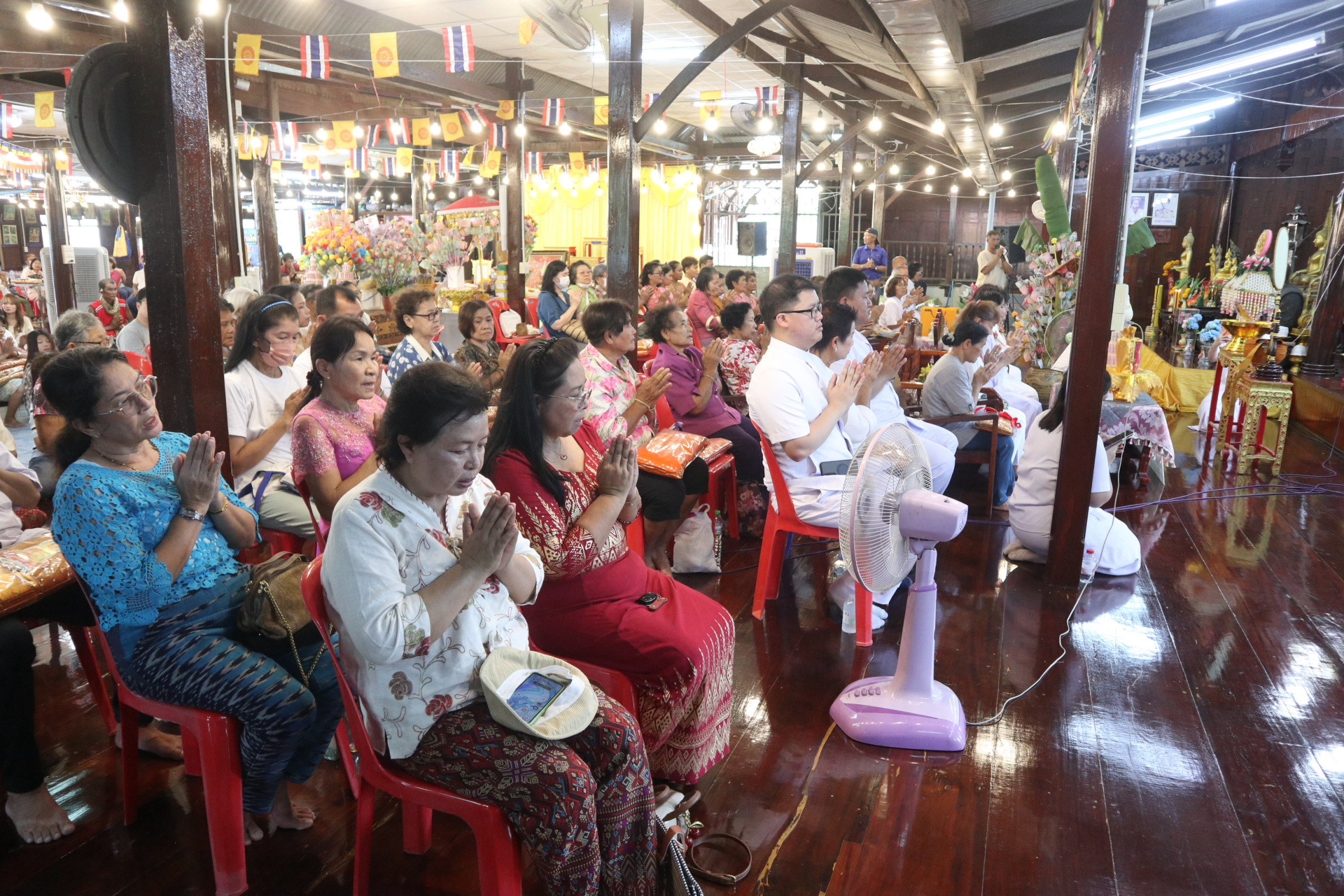 ภาพร่วมพิธีกรรมวัดลังกา