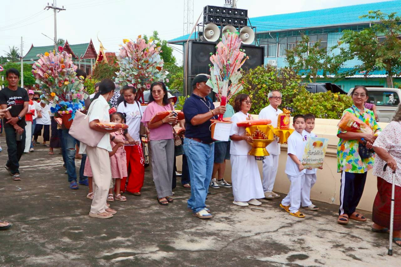 ภาพร่วมขบวนกฐินวัดโรงธรรม