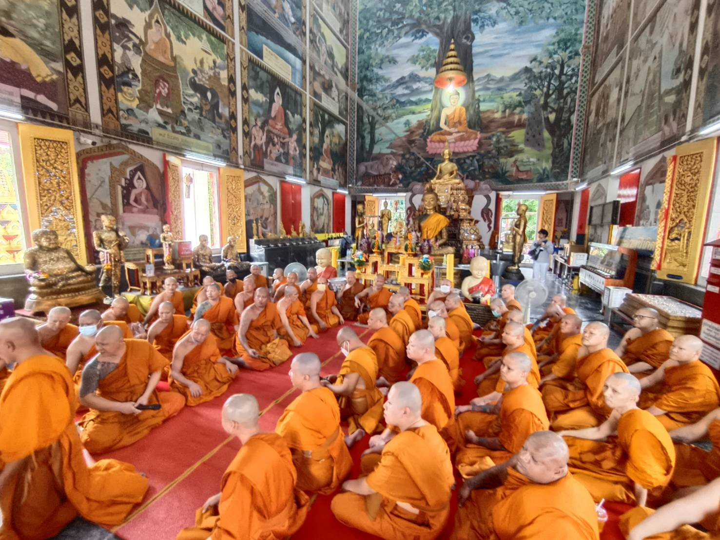 ภาพร่วมพิธีกรรมวัดอ้อมน้อย