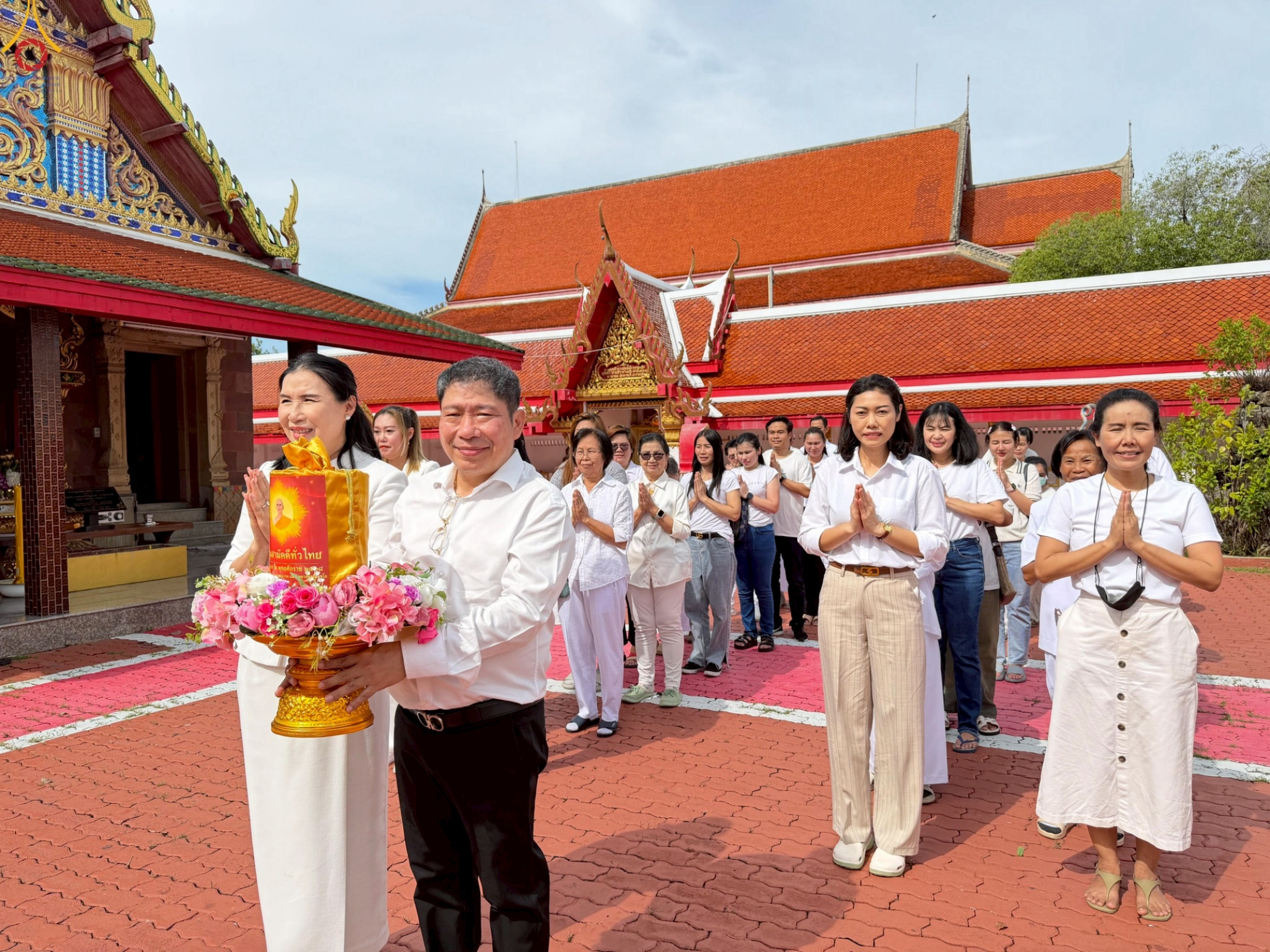 ภาพร่วมขบวนกฐินวัดดอนไก่ดี
