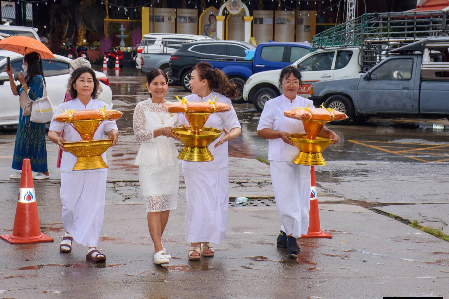 ภาพร่วมขบวนกฐินวัดหลักสี่ราษฎร์สโมสร