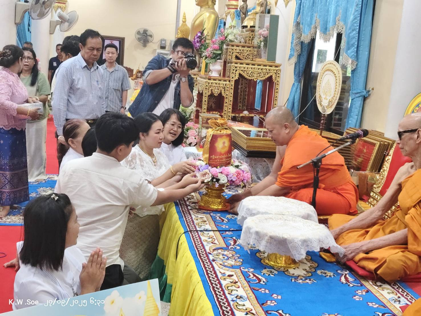 ภาพการถวายปัจจัยวัดหนองบัว
