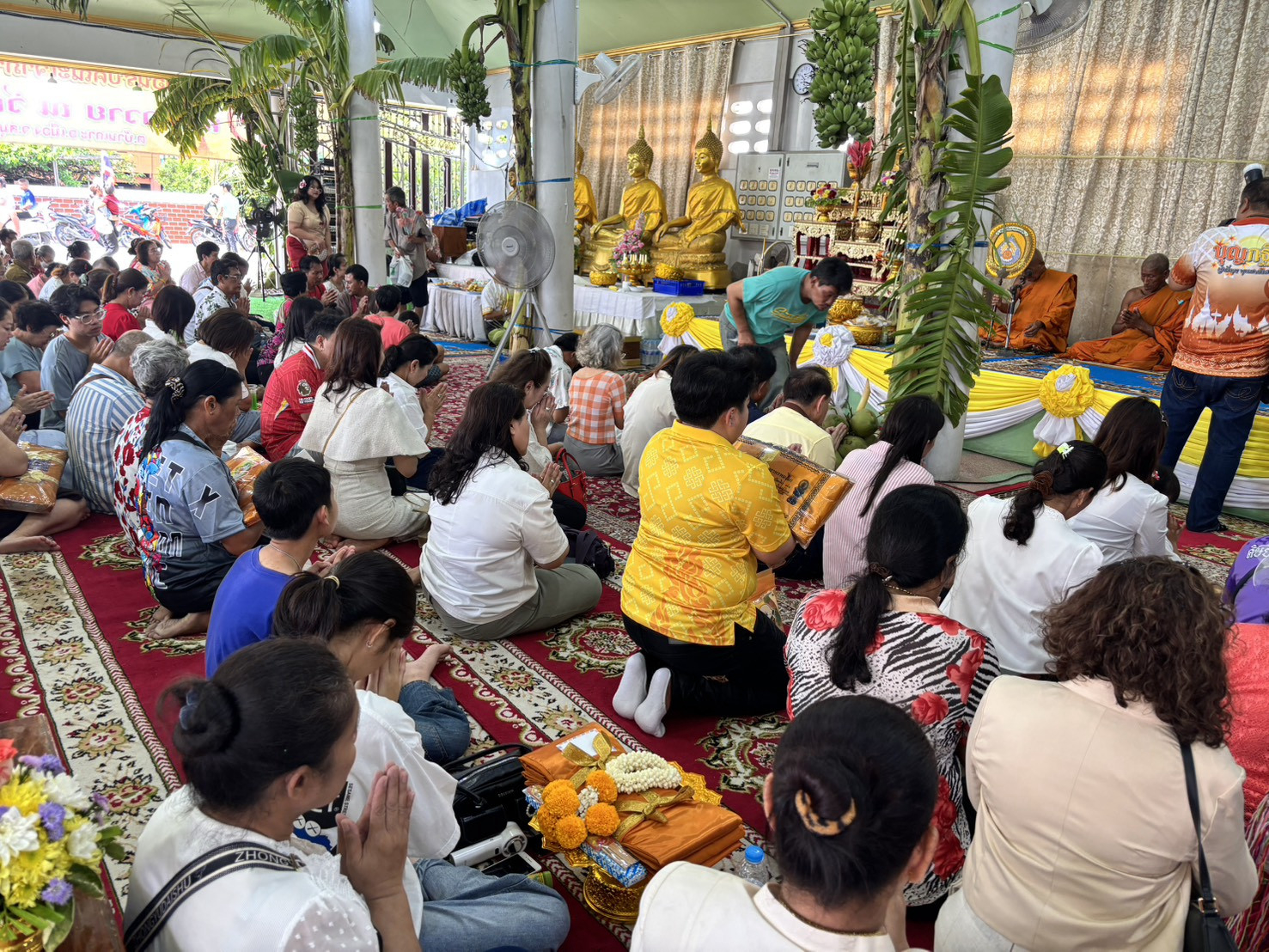 ภาพร่วมพิธีกรรมวัดพันธุวงษ์
