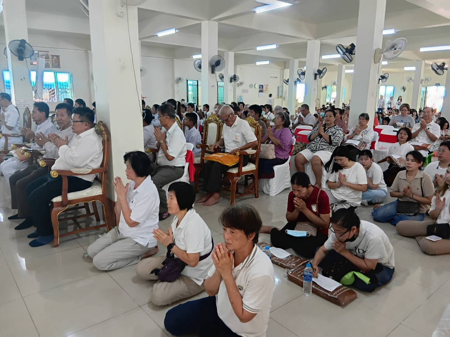 ภาพร่วมพิธีกรรมวัดเทพรัตนาราม