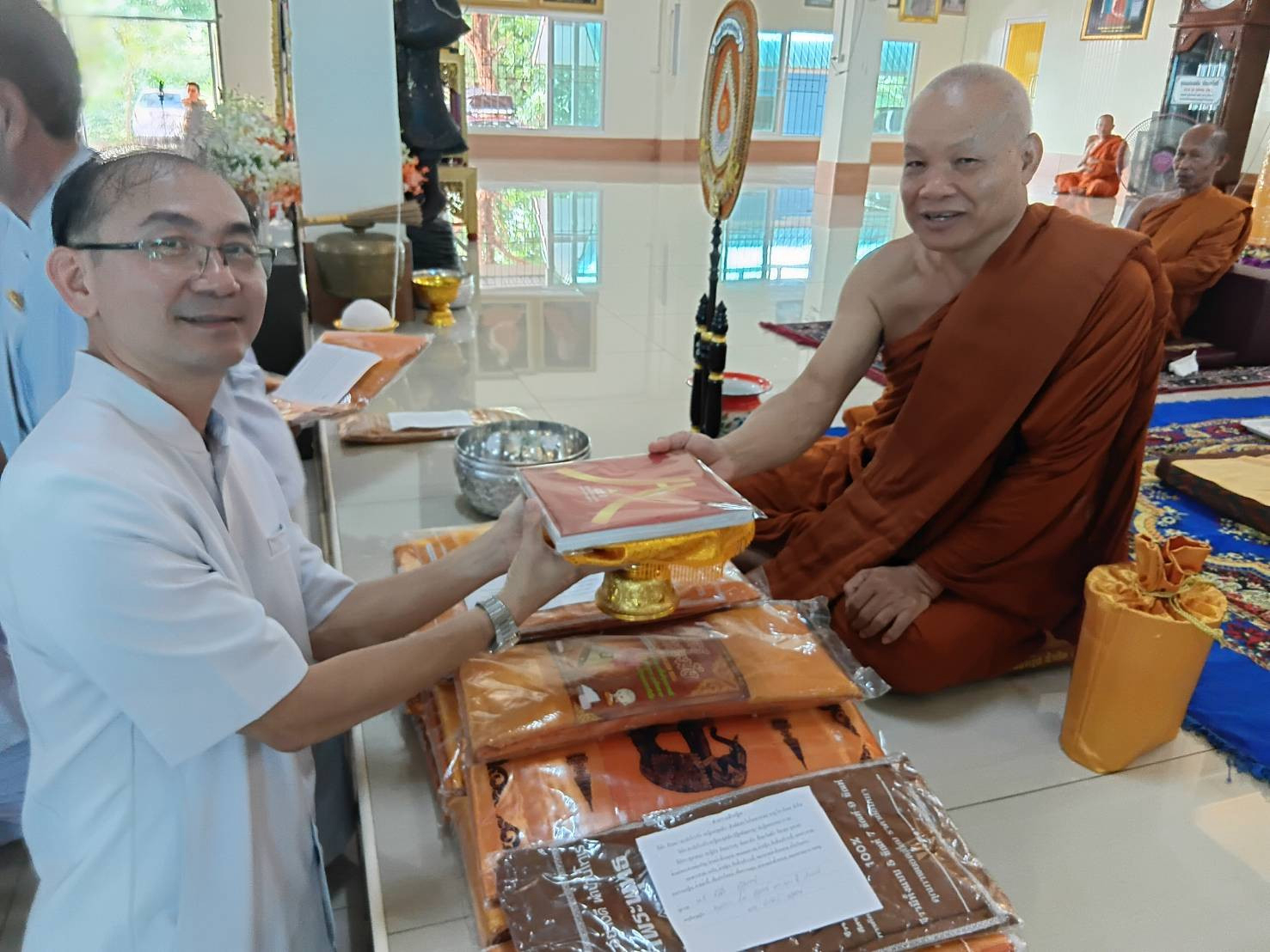 ภาพร่วมพิธีกรรมวัดเทพรัตนาราม