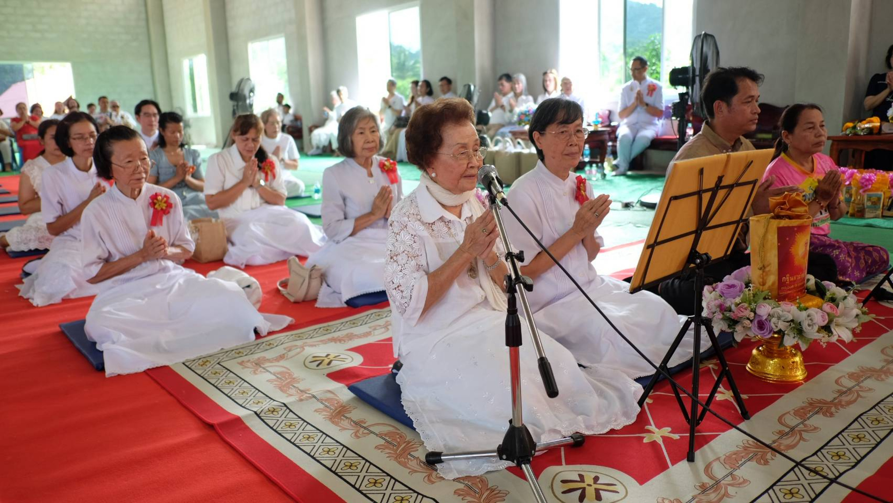 ภาพร่วมพิธีกรรมศูนย์อบรมหัวหินแก้วศิลาธรรม