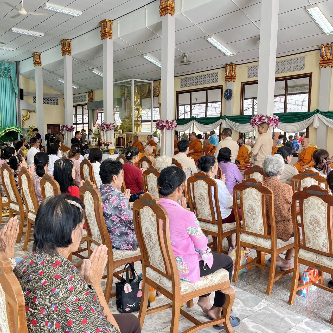 ภาพร่วมพิธีกรรมวัดกาหลง