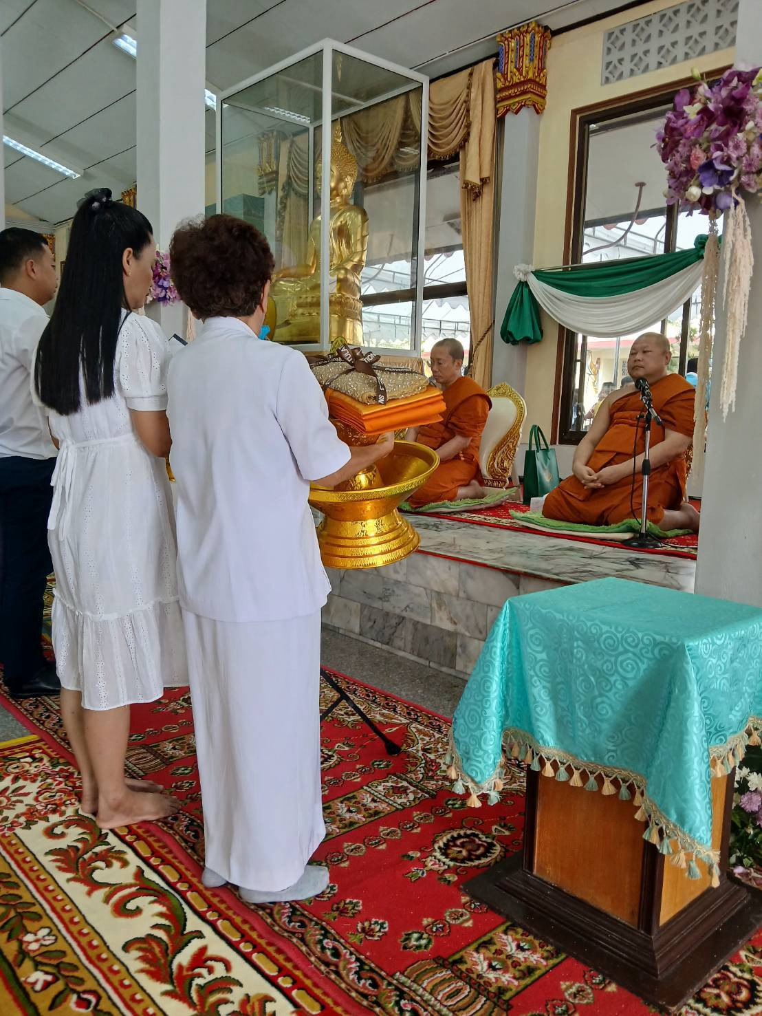 ภาพร่วมพิธีกรรมวัดกาหลง