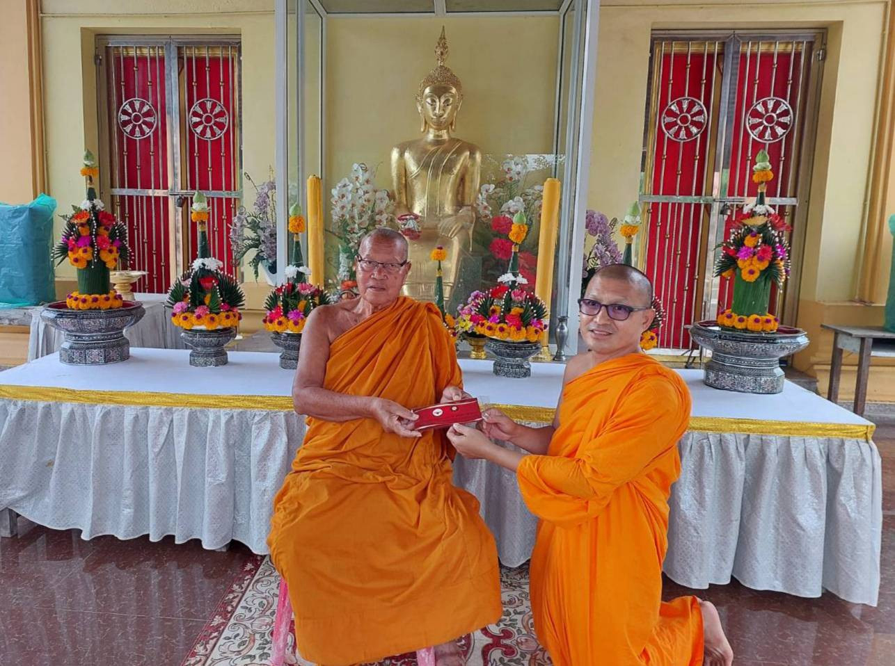 ภาพร่วมพิธีกรรมวัดนาขวาง