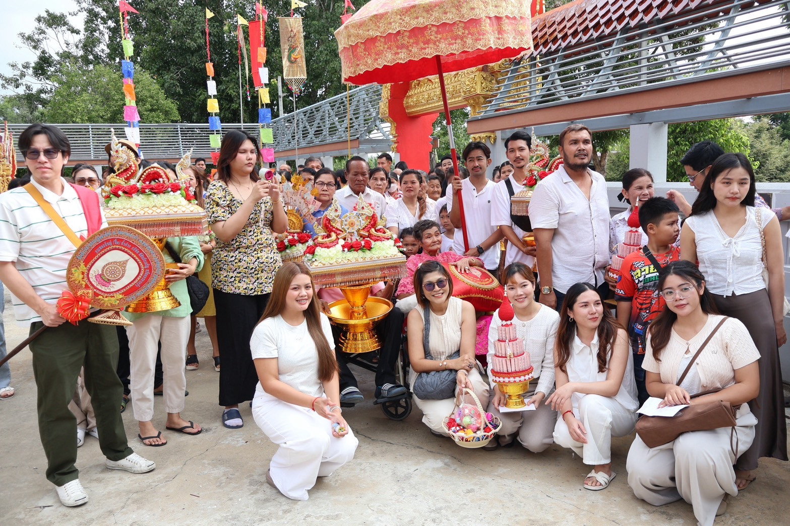 ภาพร่วมพิธีกรรมวัดลาดปลาเค้า