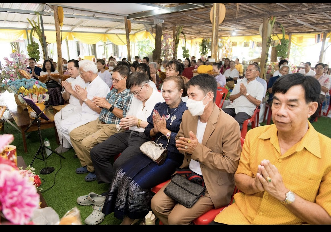 ภาพร่วมพิธีกรรมสำนักปฏิบัติธรรมเปล่งศรีธรรมจักร