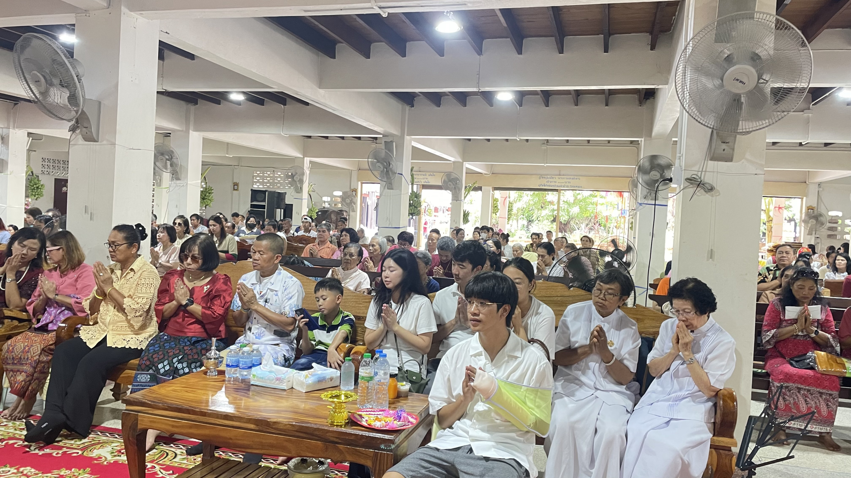 ภาพร่วมพิธีกรรมวัดหนองทราย