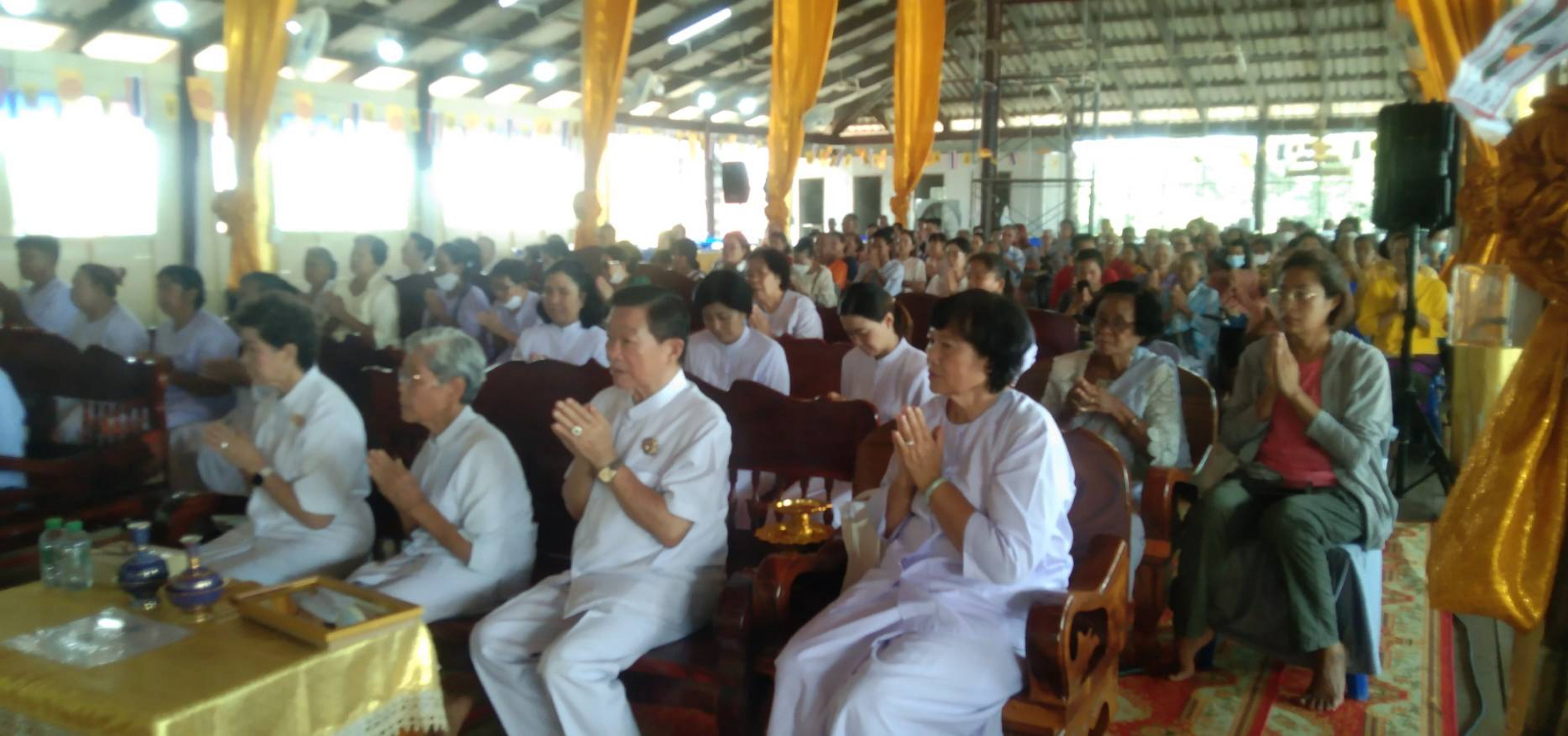 ภาพร่วมพิธีกรรมวัดทองประดิษฐ์