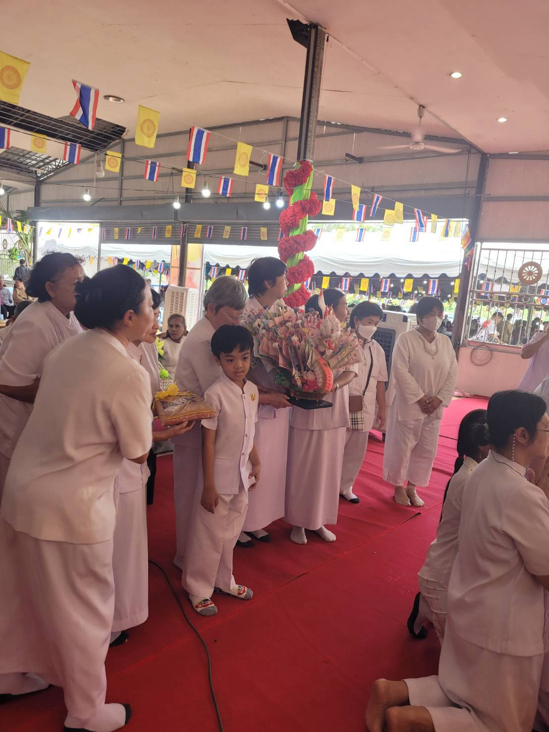 ภาพร่วมพิธีกรรมวัดลาดประทุมทอง