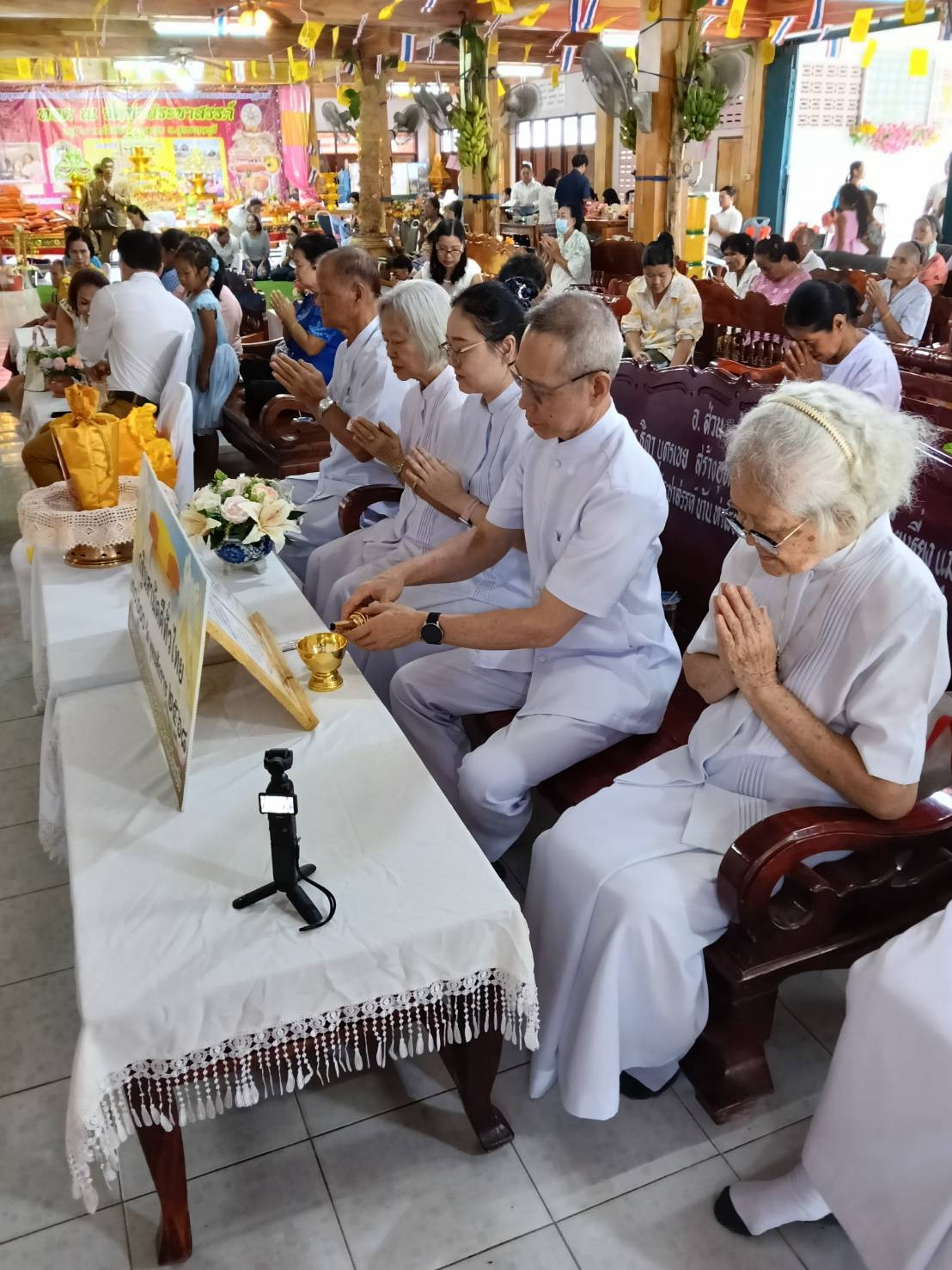 ภาพร่วมพิธีกรรมวัดท่าประชาสรรค์