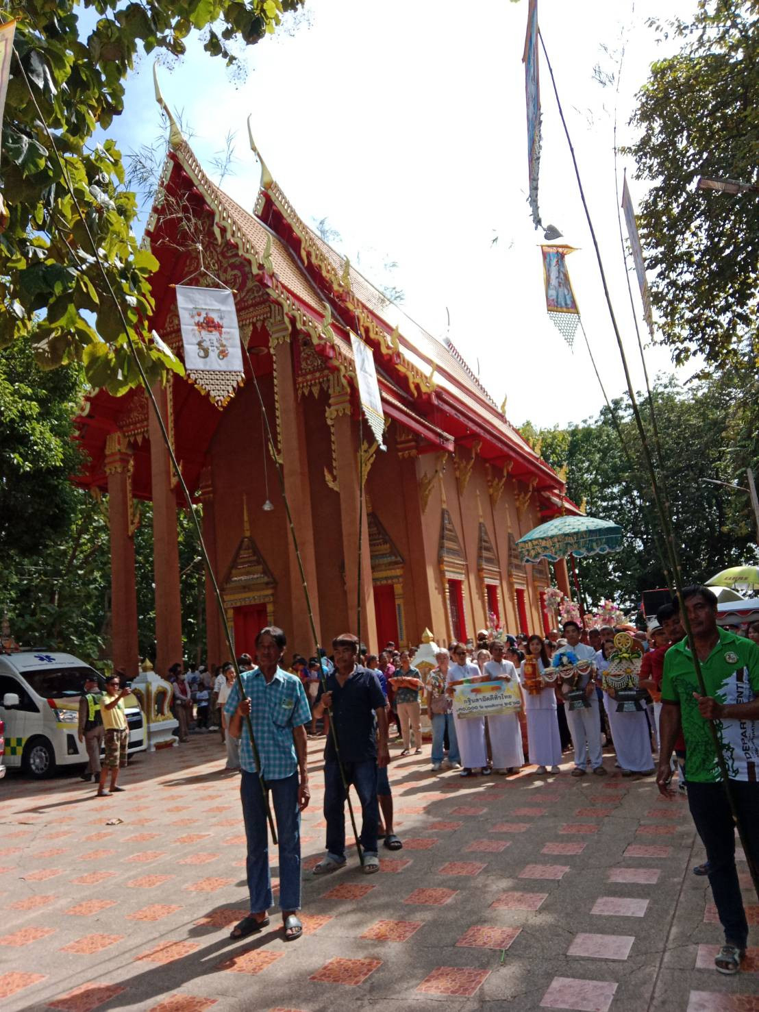 ภาพร่วมพิธีกรรมวัดทุ่งคอก