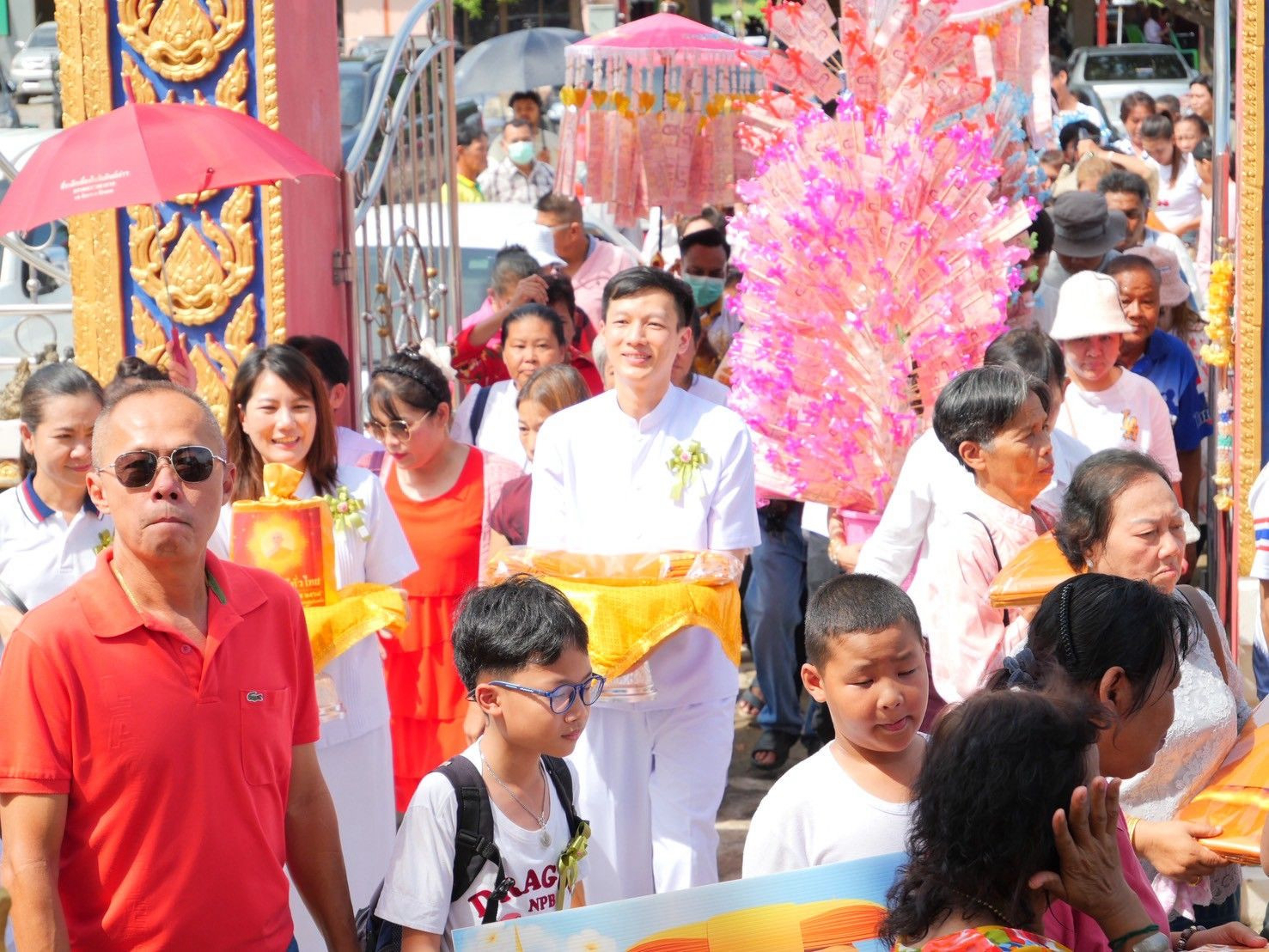 ภาพร่วมขบวนกฐินวัดโคกงูเห่า