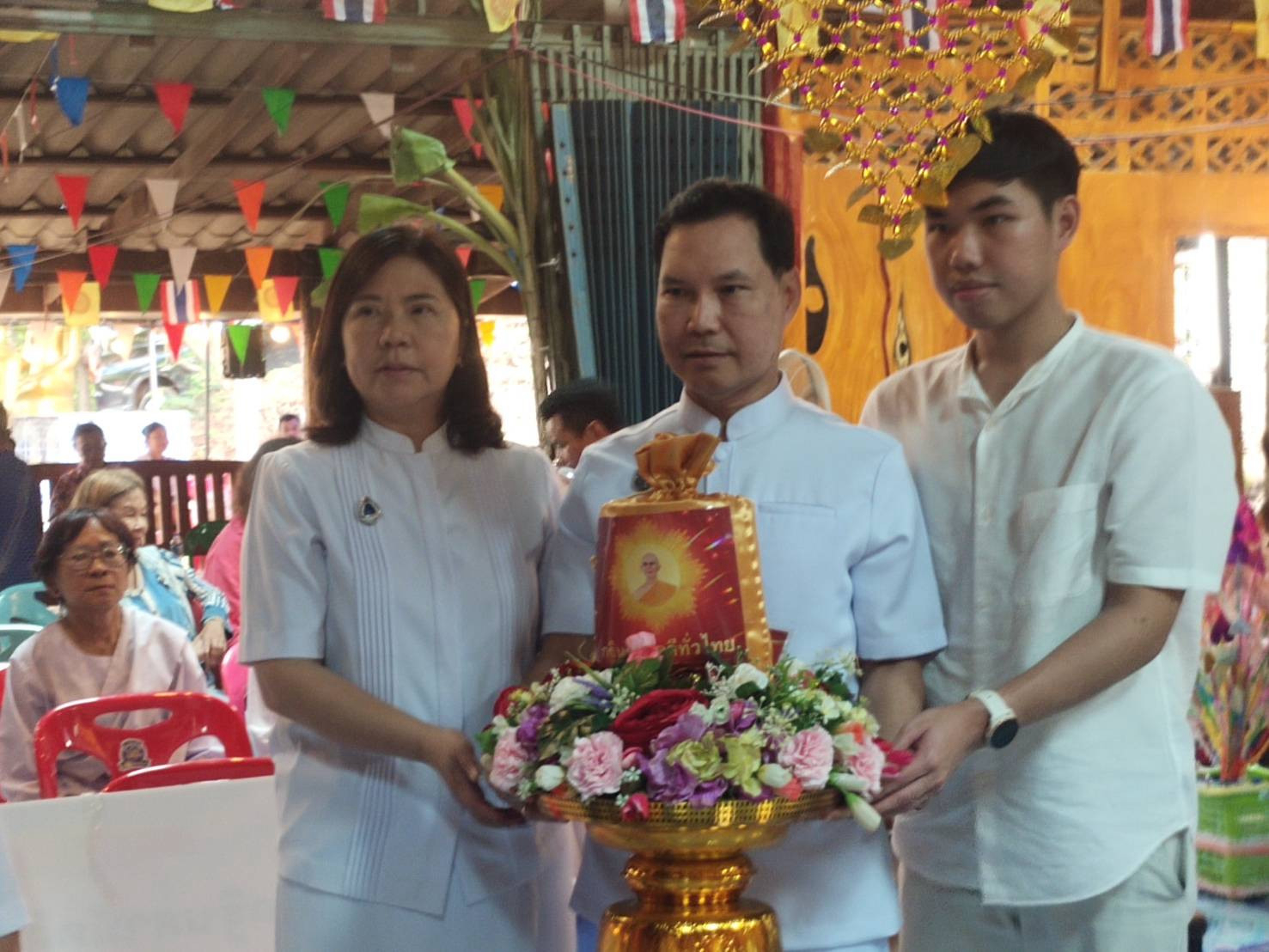 ภาพร่วมพิธีกรรมที่พักสงฆ์เขาพญาจงอาง