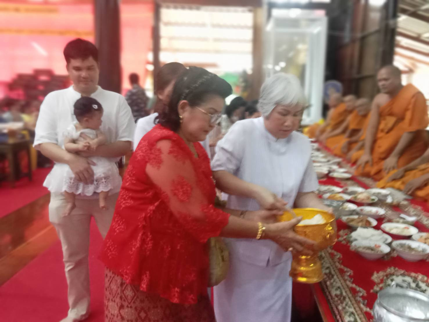 ภาพร่วมพิธีกรรมวัดบรรไดทอง