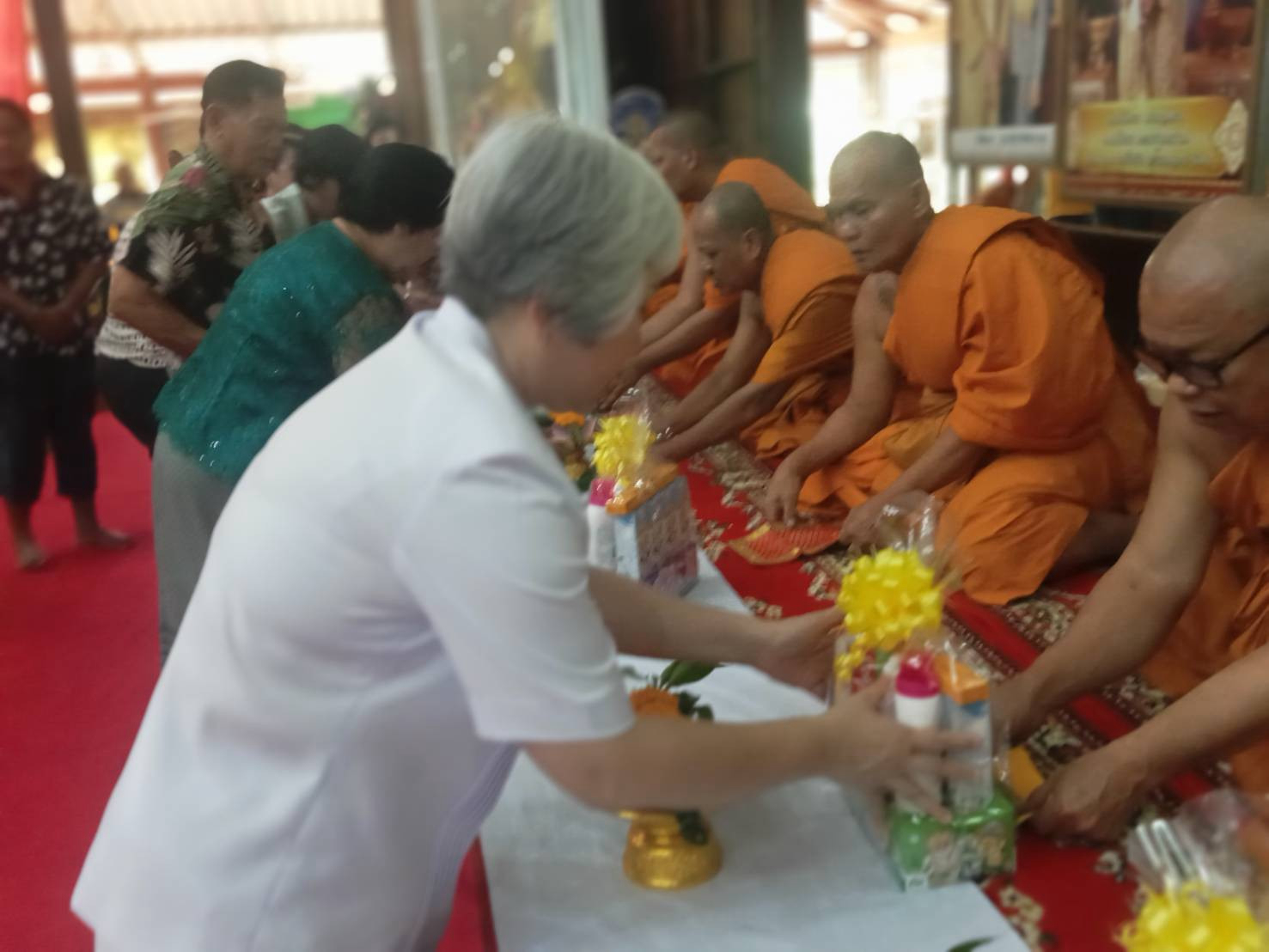 ภาพร่วมพิธีกรรมวัดบรรไดทอง