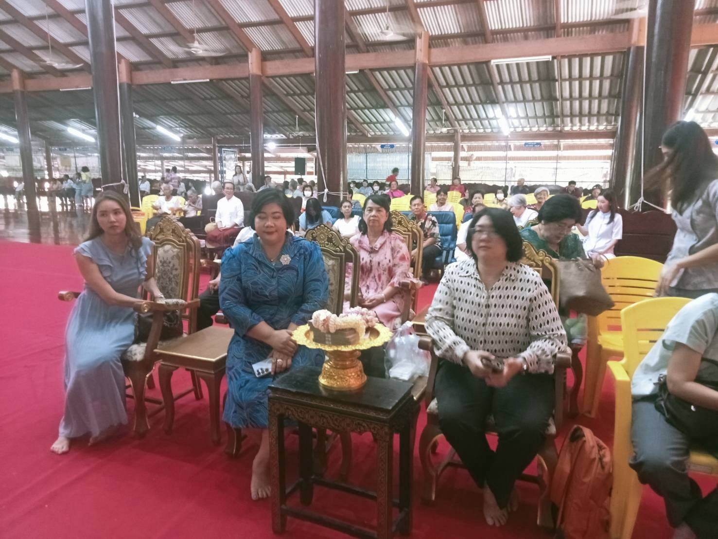 ภาพร่วมพิธีกรรมวัดบรรไดทอง