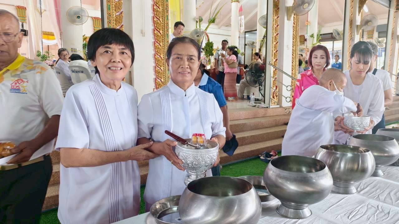 ภาพร่วมพิธีกรรมวัดบ้านกรวด