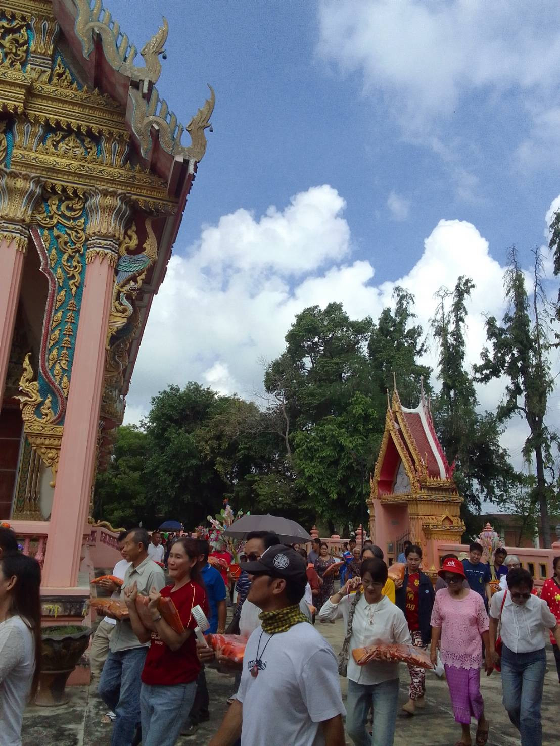 ภาพร่วมพิธีกรรมวัดหัวกลับ