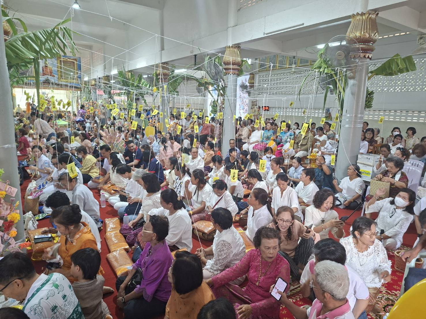 ภาพร่วมพิธีกรรมวัดไผ่โรงวัว