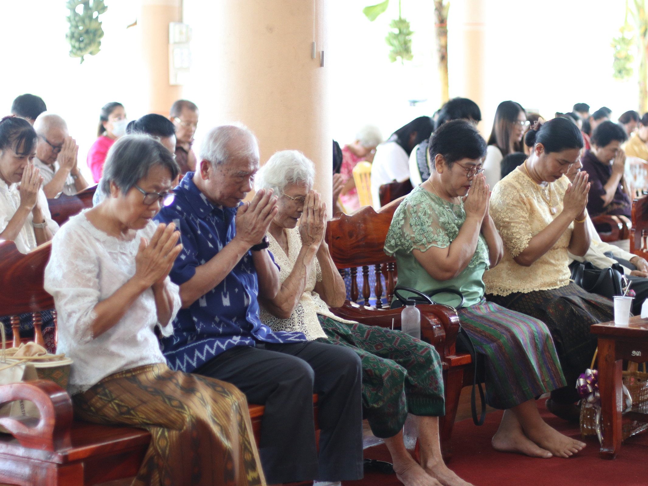 ภาพร่วมพิธีกรรมวัดธรรมมงคล