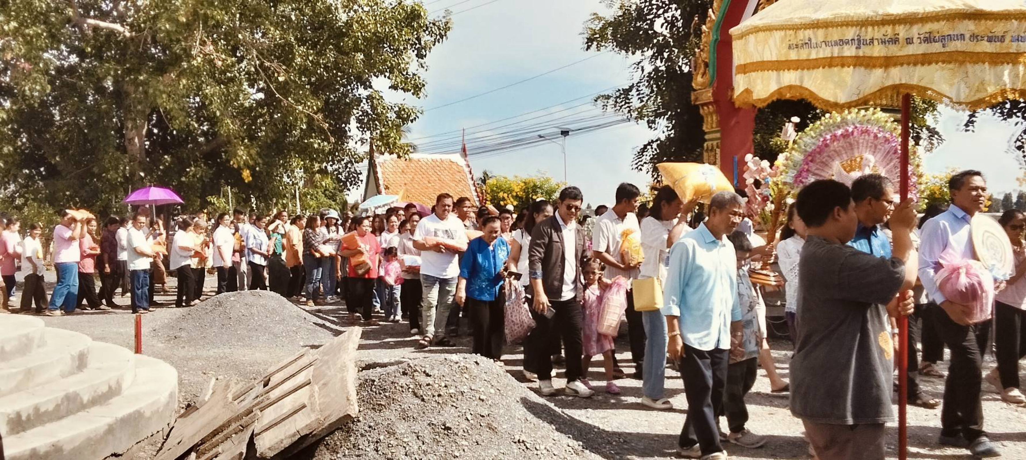 ภาพร่วมพิธีกรรมวัดไผ่ลูกนก