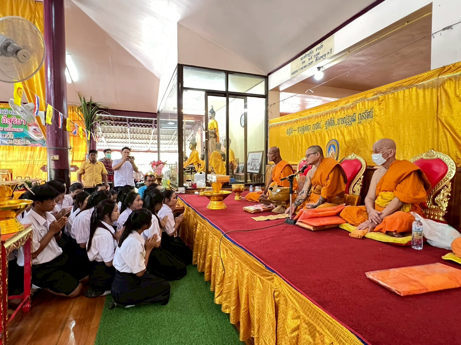 ภาพร่วมพิธีกรรมวัดบ่อหว้า