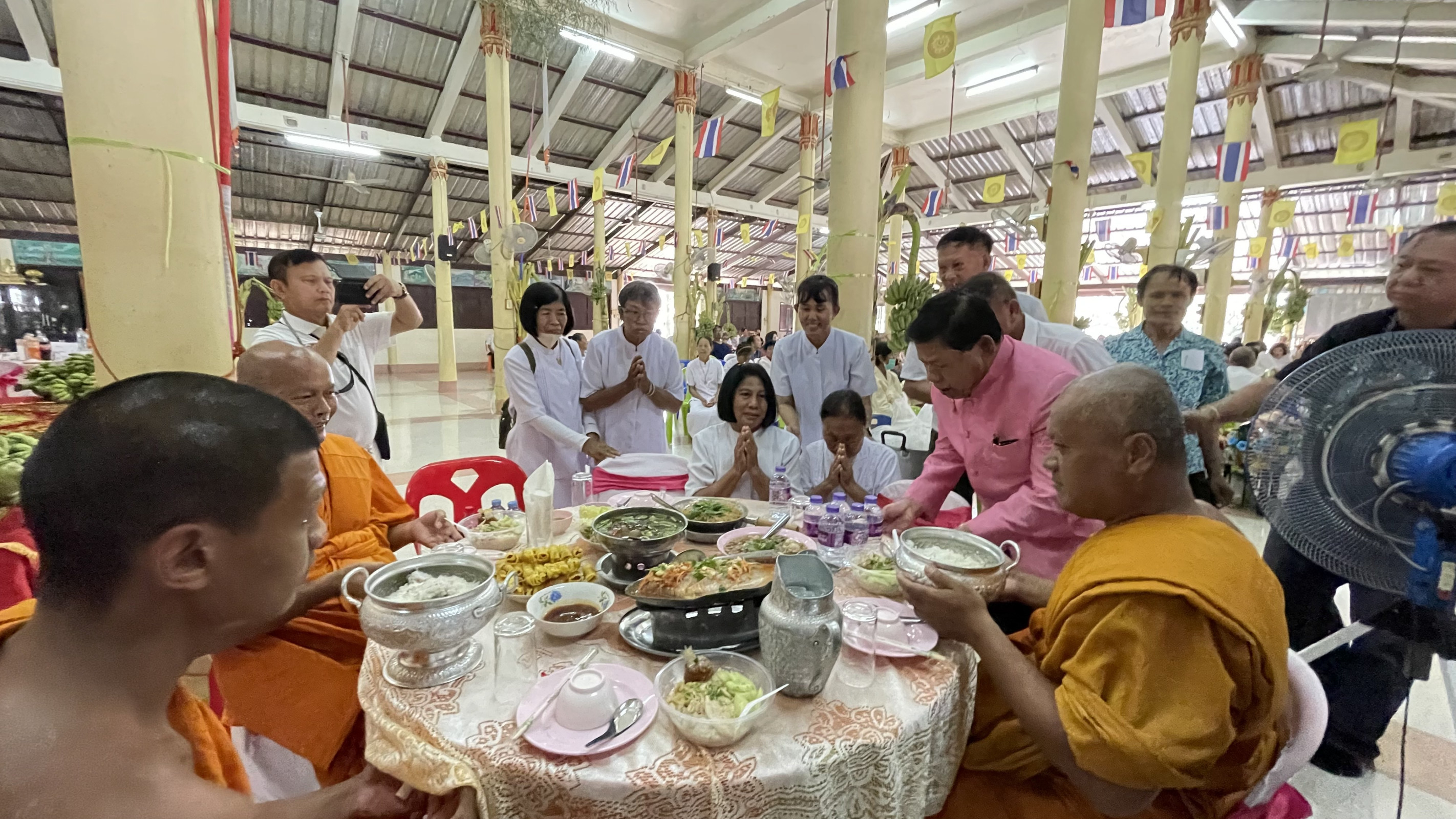 ภาพร่วมพิธีกรรมวัดสามัคคีธรรม